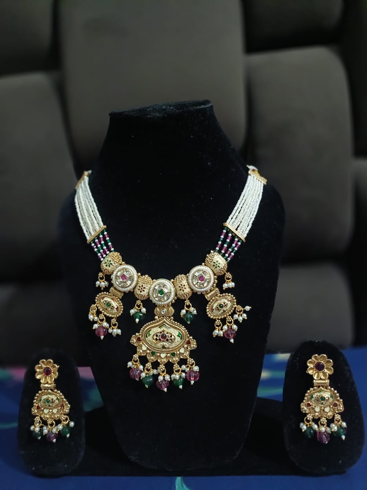 Regal Heritage Necklace Set