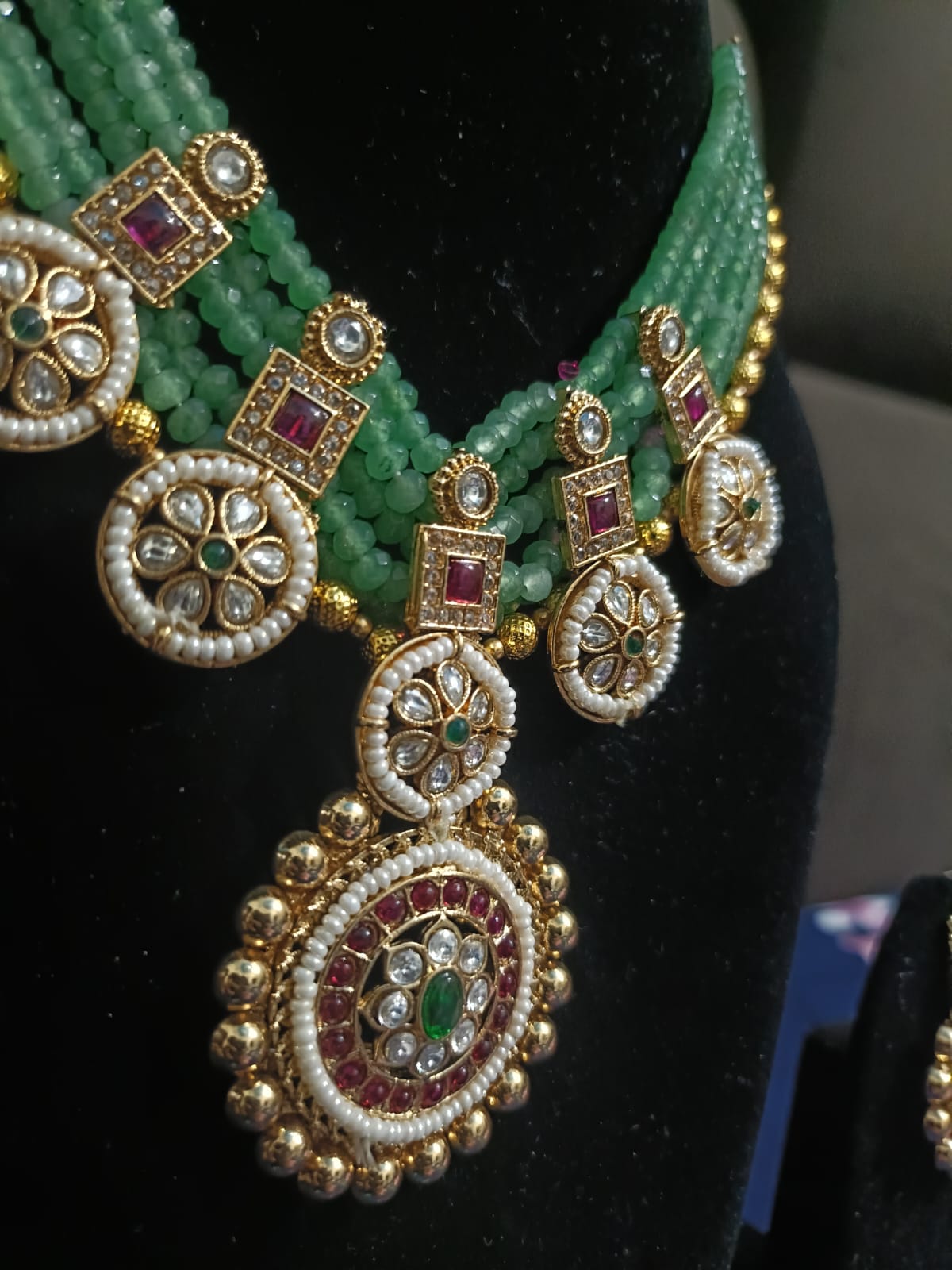 Royal Emerald Beads Necklace Set
